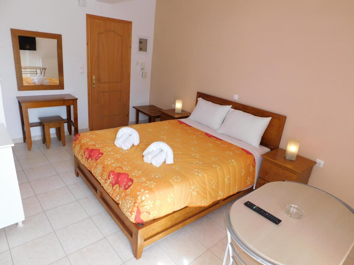 Elatos Apartments กลิตอเรีย ภายนอก รูปภาพ