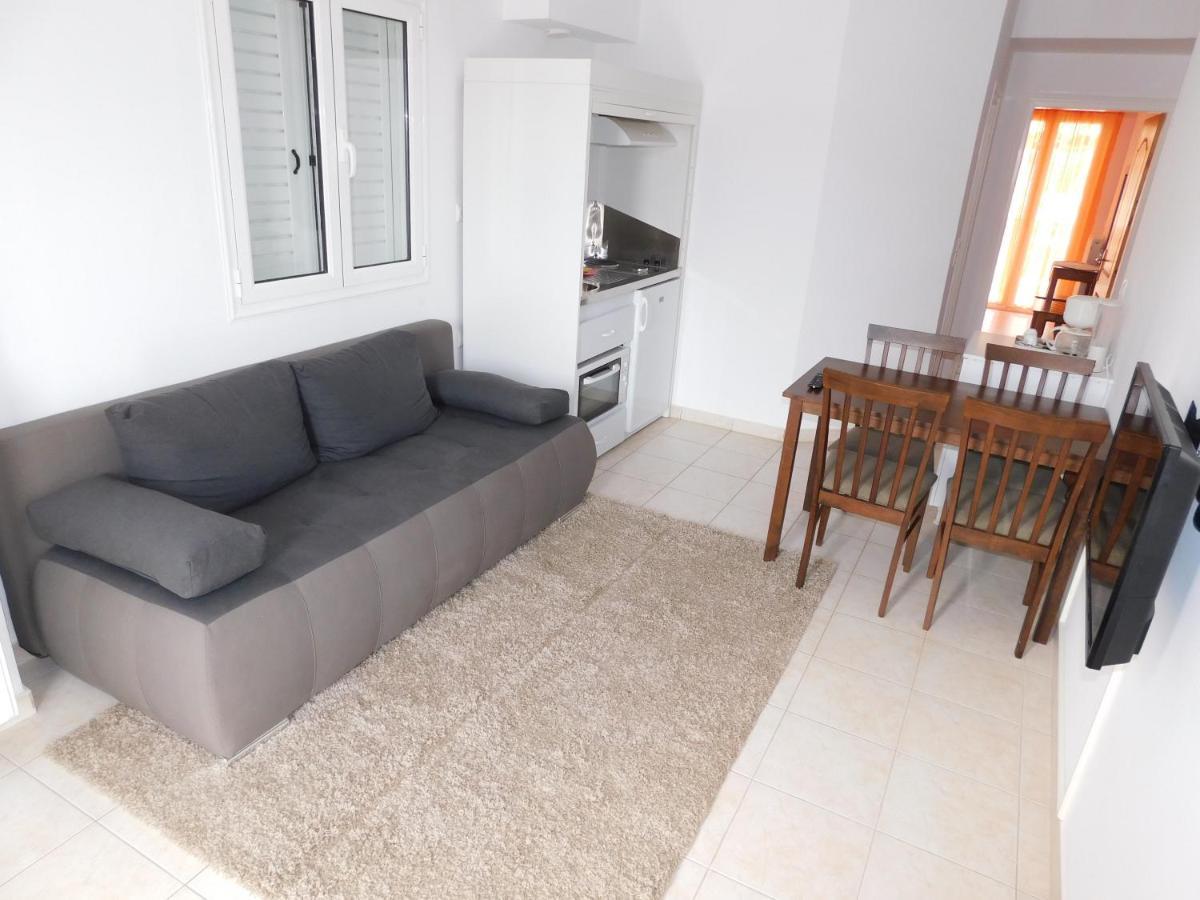 Elatos Apartments กลิตอเรีย ภายนอก รูปภาพ